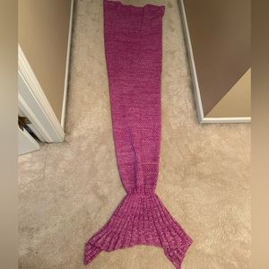 Knit mermaid tail blanket